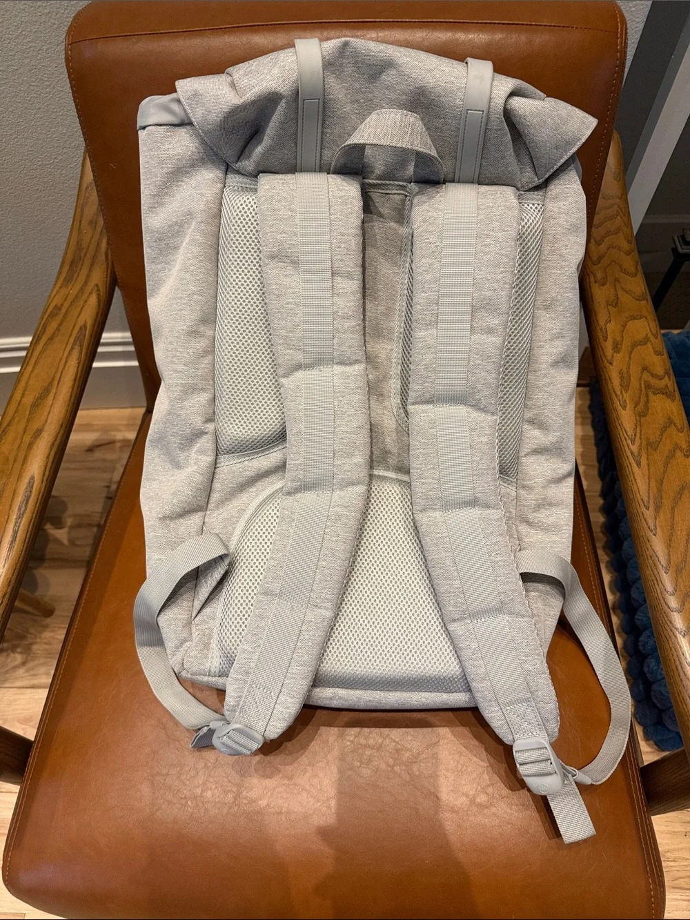 Herschel Supply Company spacious top